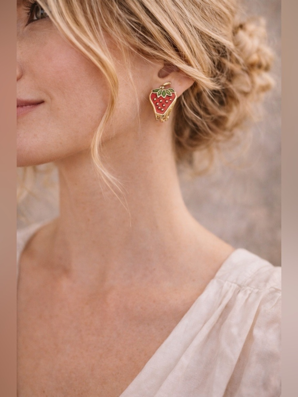 Vintage Avon Strawberry Clip On Earrings Red Gold Dainty Cute